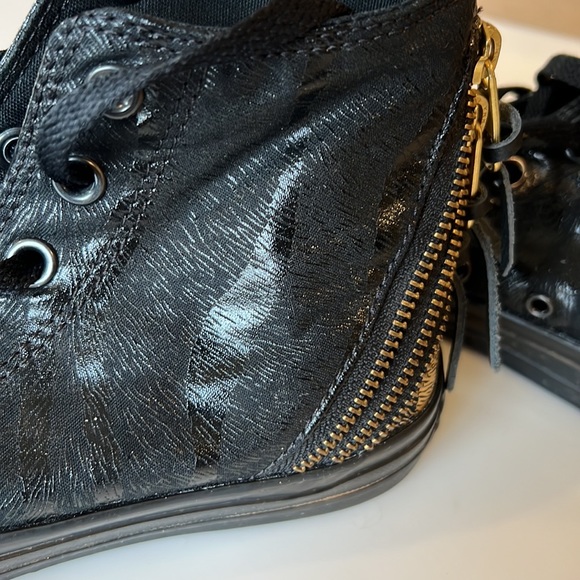Limited edition black Converse All Stars - Picture 6 of 6
